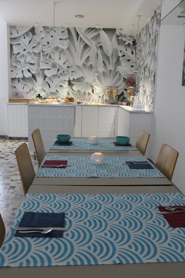 Esperia Hotel *